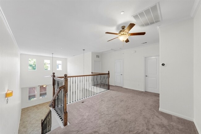 Building Photo - 4829 Bayview Dr