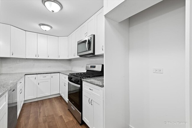 Building Photo - 544 N Hainesville Rd