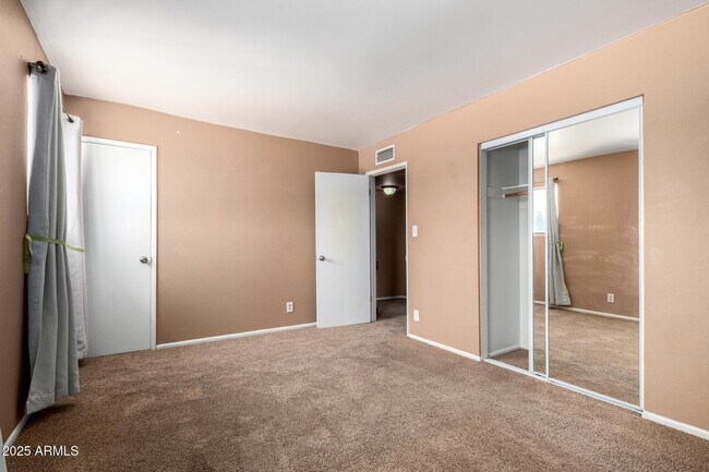 Building Photo - 17014 E Calle Del Oro