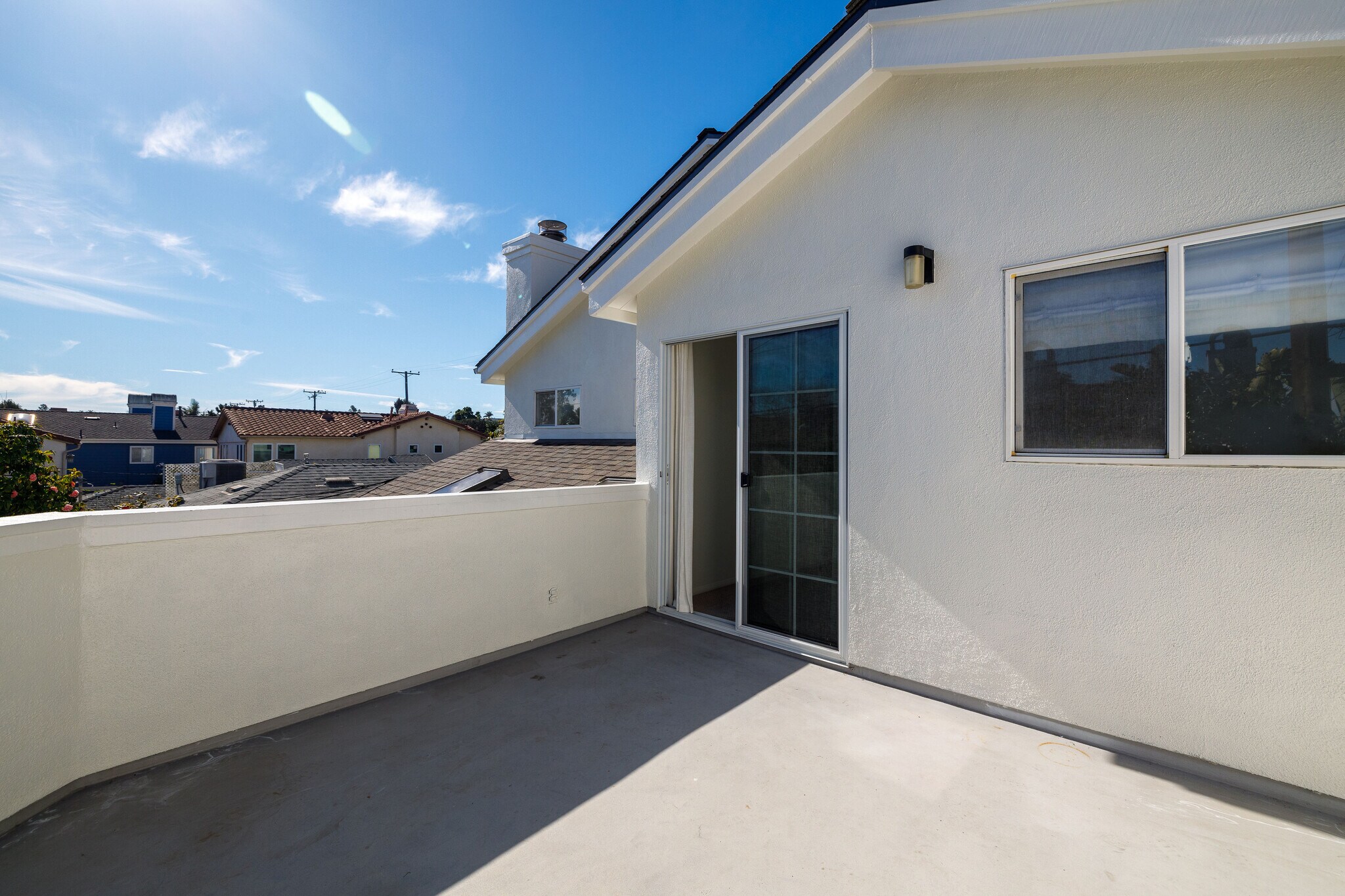 Building Photo - 1504 N Poinsettia Ave