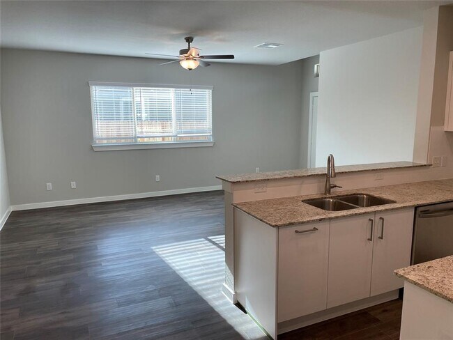 Building Photo - 9852 Grosbeak Ln