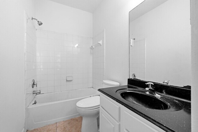 Building Photo - 17215 Fernchase Ct