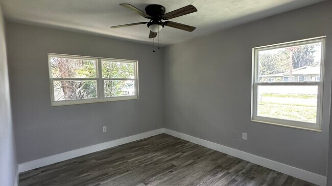 Building Photo - 1637 Normandy Way