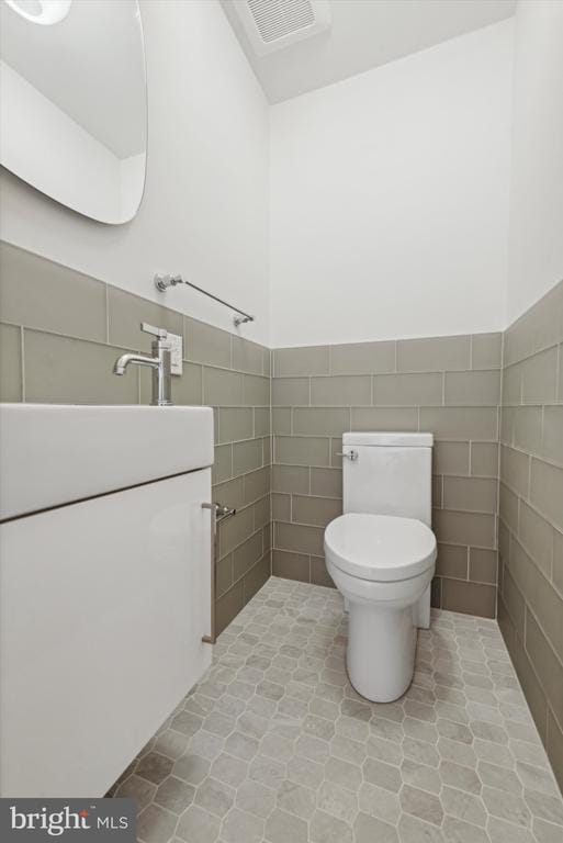 Building Photo - 767 Newtown Rd