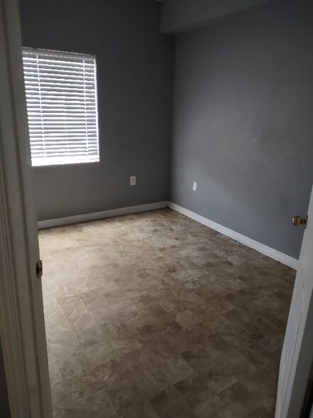 Building Photo - 9531 Newdale Way