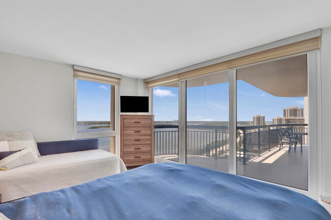 Building Photo - 5380 N Ocean Dr
