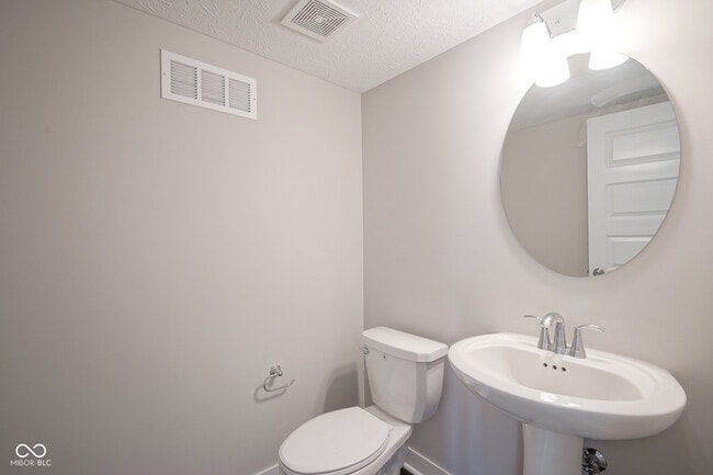 Building Photo - 8239 Bostic Dr