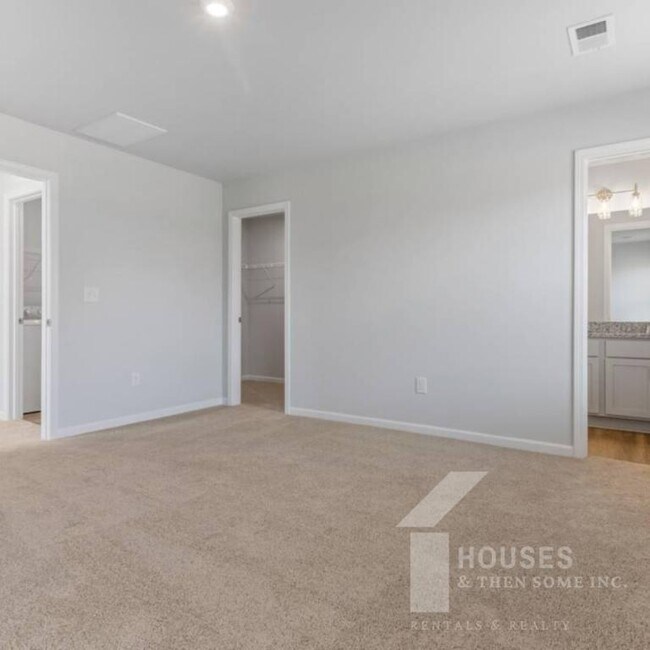Building Photo - 100 Randwick Ln