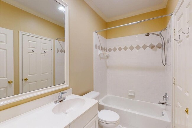 Building Photo - 728 Tirrell St