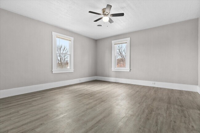 Building Photo - 1301 Pine St