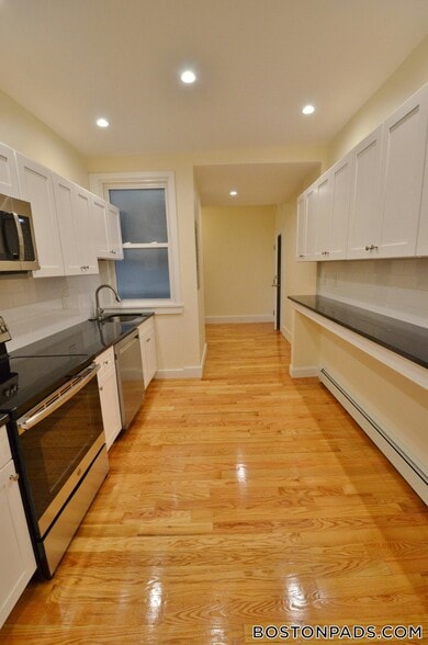 Building Photo - 35 Brookline St