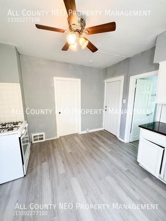 Building Photo - 3452 W 91st St