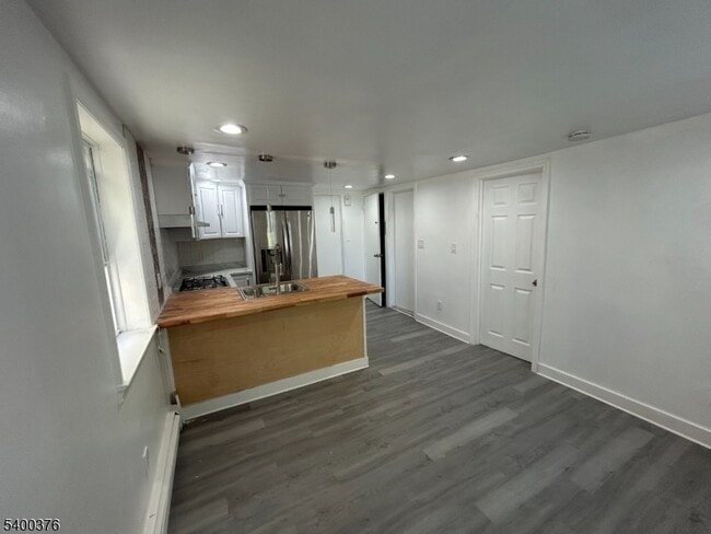 Building Photo - 6809 Grand Ave