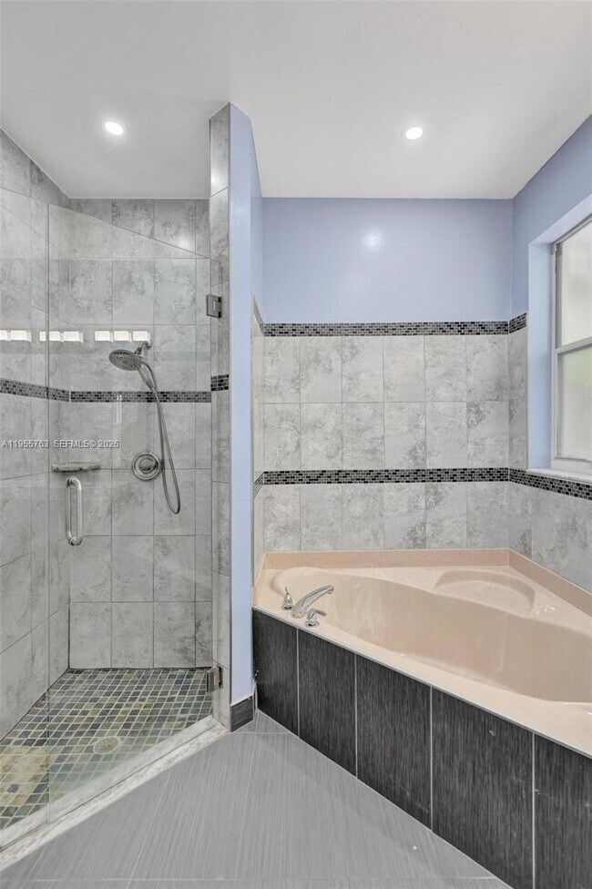 Building Photo - 1251 Hayes St