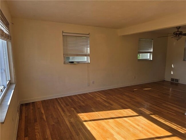 Building Photo - 416 Jacobson Dr