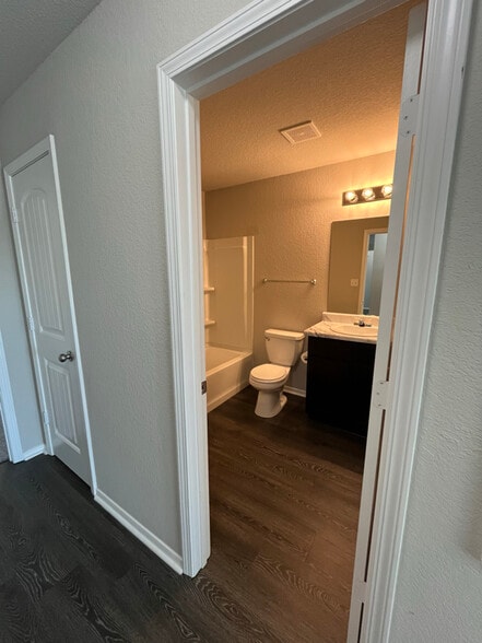 Building Photo - 36 Barn Cat Wy