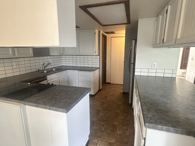 Kitchen - 2115 Pleasanton St