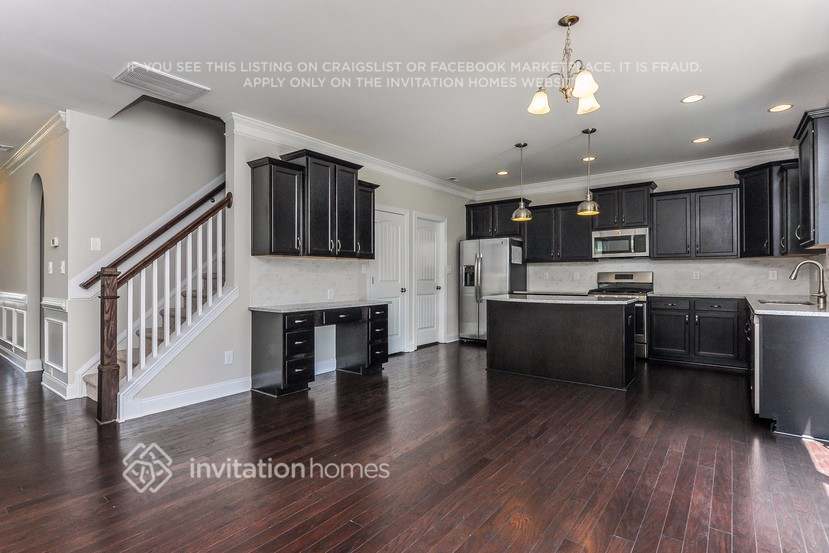 Building Photo - 907 Middle Ground Ave