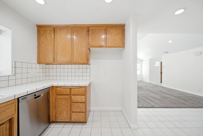 Building Photo - 357 N Pennsylvania Ave