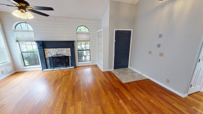 Building Photo - 7535 S Trenton Pl