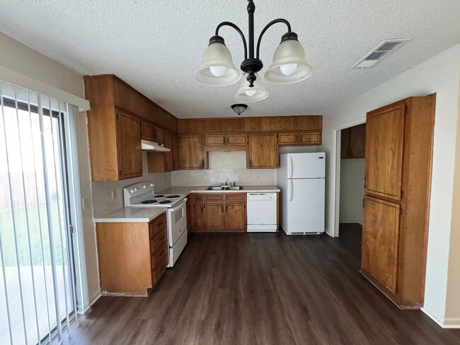 Building Photo - 3407 Victoria Cir
