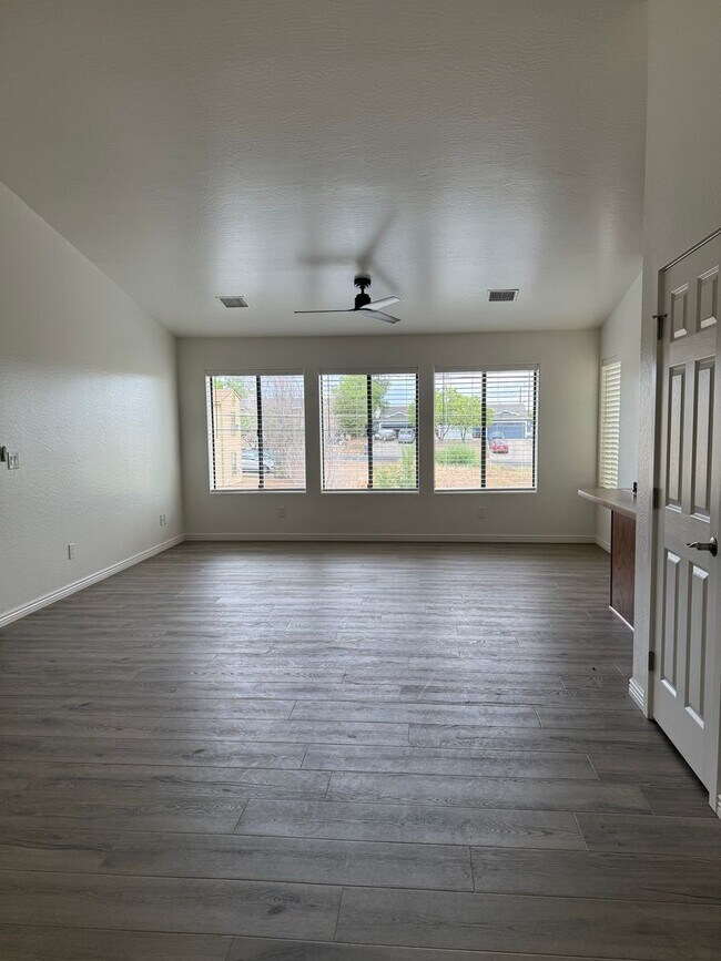Building Photo - 3866 E Teri Ct