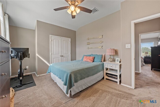 Building Photo - 5221 Cicero Dr