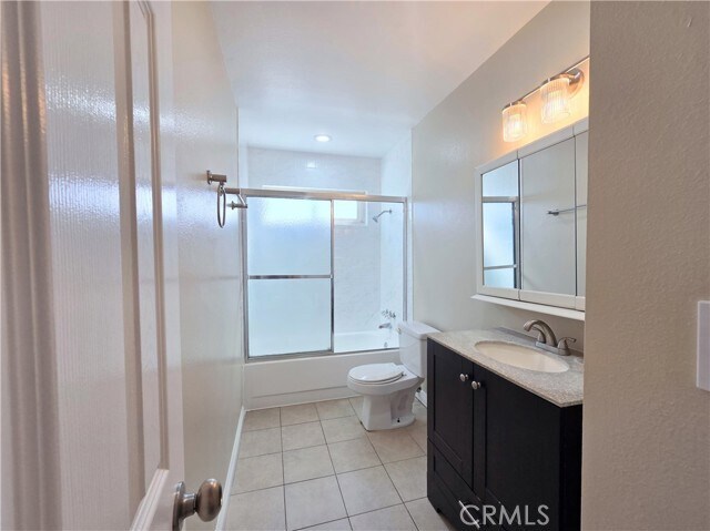 Building Photo - 926 E Bastanchury Rd