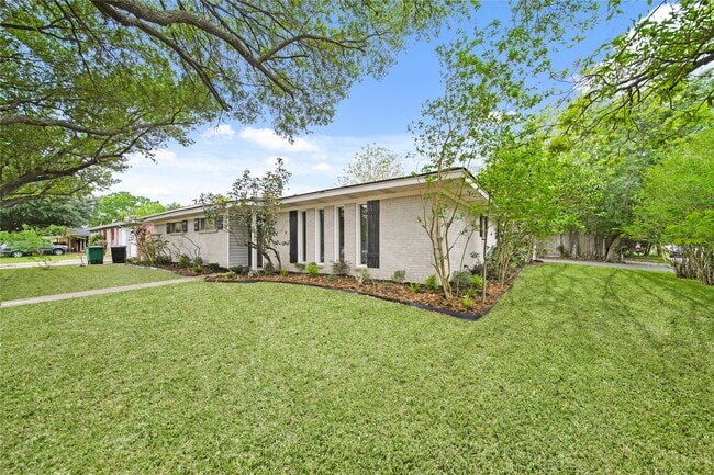 Building Photo - 8302 Braeburn Valley Dr