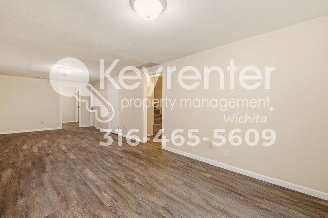 Building Photo - Well maintained 3 bedroom, 2 bath home close to everything you need!