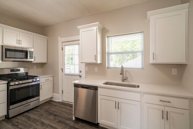 Building Photo - 258 Quimby St NE