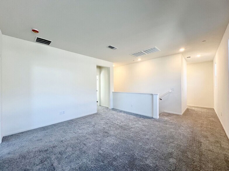 Building Photo - 1606 Rock Kestrel St