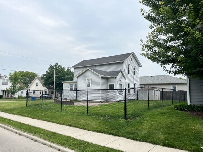 Building Photo - 1828 11th St