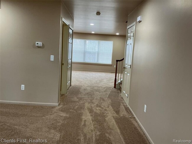 Building Photo - 48161 Nottinghill Ln