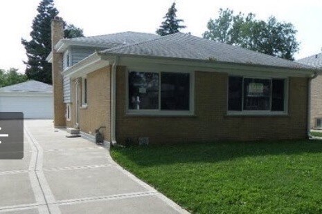 Primary Photo - 1674 Maple St