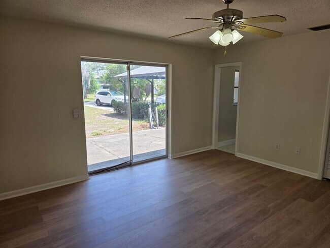 Building Photo - Spacious 3BR/2BA Home with 2-Car Carport & RV/Boat Parking