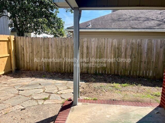 Building Photo - 504 Easy St