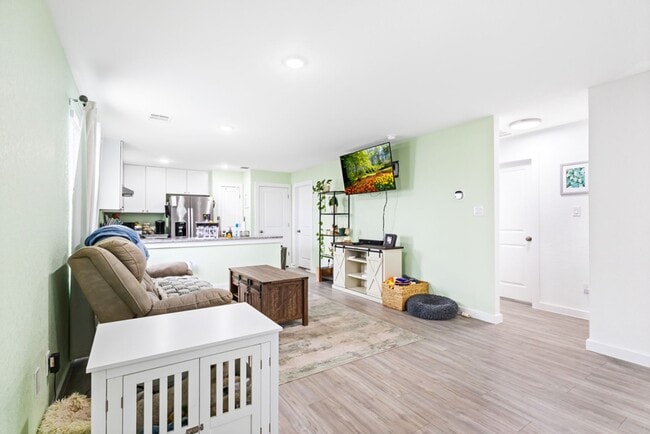 Building Photo - 3 Bedroom/2 Bath WaterWheel Subdivision