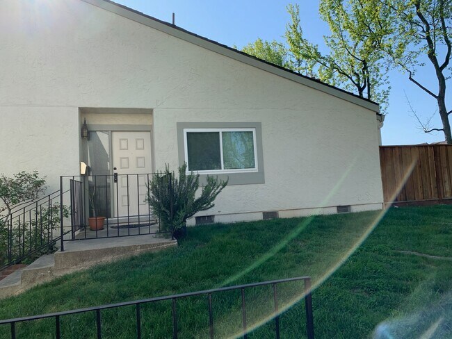 Entrance - 20235 Northglen Sq