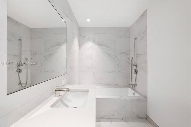 Building Photo - 1000 Biscayne Blvd