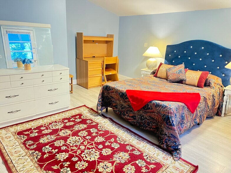 Building Photo - 85 Mill St