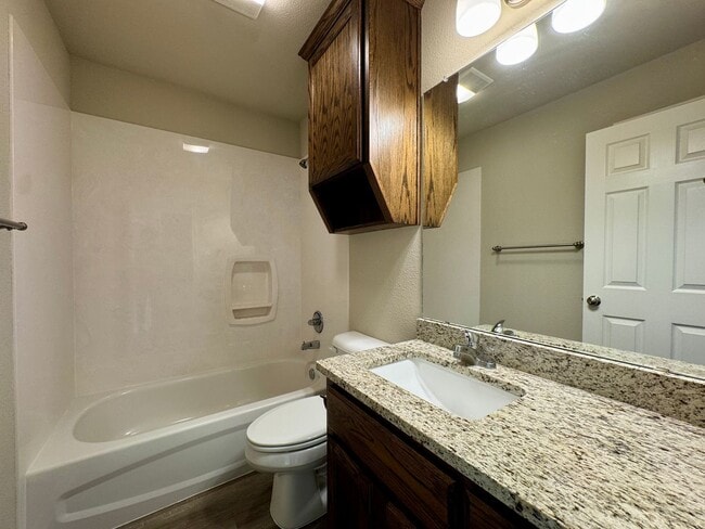 Building Photo - Duplex on Hilltop Drive | Midway ISD *Leasing Special Available*