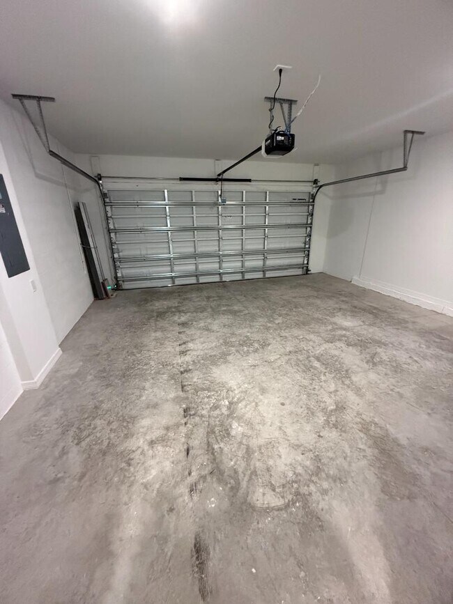 Building Photo - 12105 Orchard Grove Way