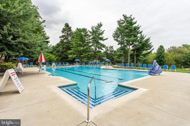 Building Photo - 140 Old Forge Xing