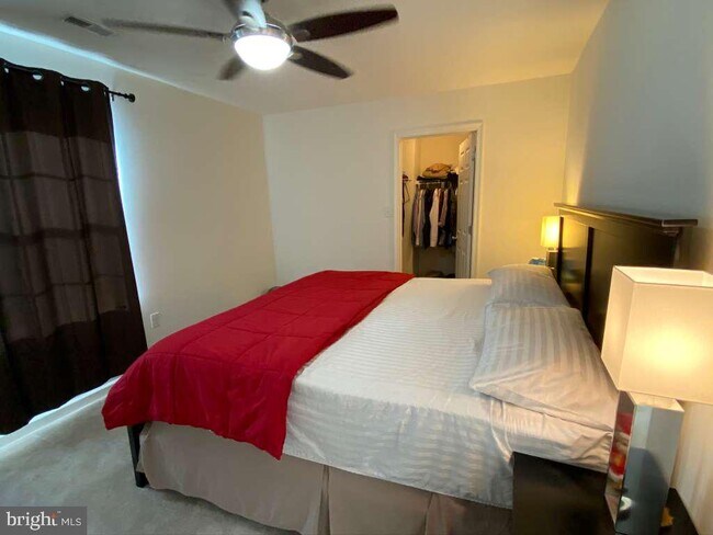 Building Photo - 119 Sirius Dr