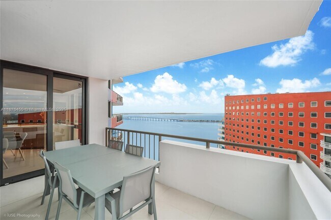 Building Photo - 1581 Brickell Ave