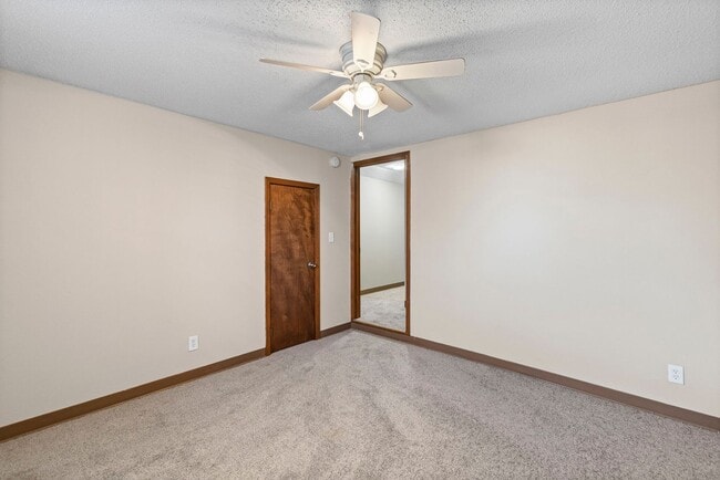 Building Photo - Adorable Home Walking Distance to KU Med & 39th Street