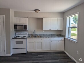 Building Photo - 209 River Oaks Dr