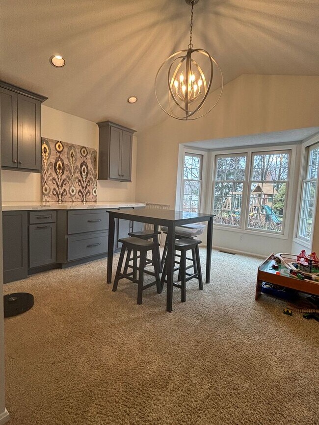 Building Photo - 4 Bed - 5 Bath with In-law Suite - Solon