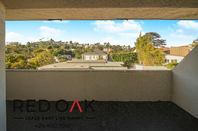 Building Photo - 3949 Los Feliz Blvd